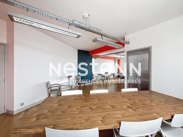 Nestenn - Paris 10e - Saint-Vincent-de-Paul - Appartement + Surface Commerciale de 66 m2 - 6e étage avec ascenseur - Vue dégagée sur Paris - Cave