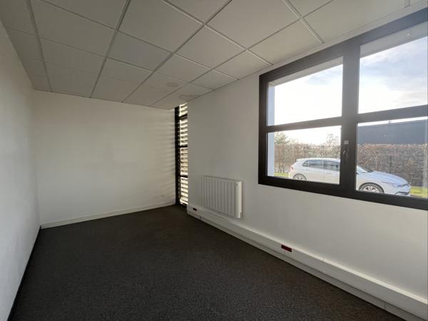 A LOUER - BUREAUX - 86 M2 - SAINT-QUENTIN
