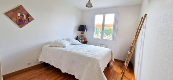 Pavillon plain-pied trois chambres-jardin-Garage