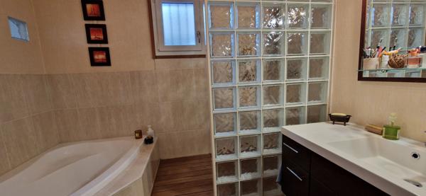 Pavillon plain-pied trois chambres-jardin-Garage