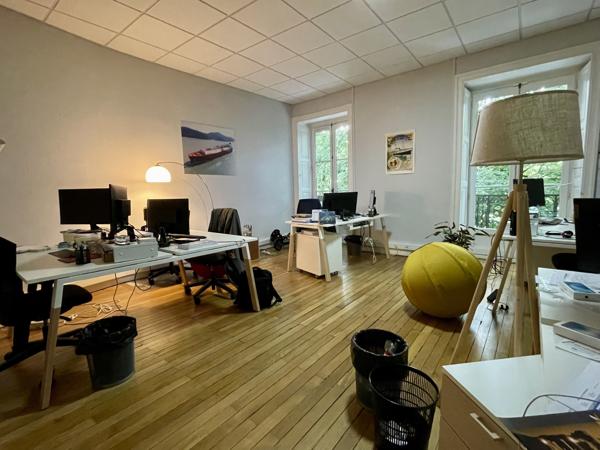 Bureaux à louer à Nantes centre emplacement au pied du tramway