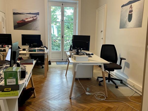 Bureaux à louer à Nantes centre emplacement au pied du tramway