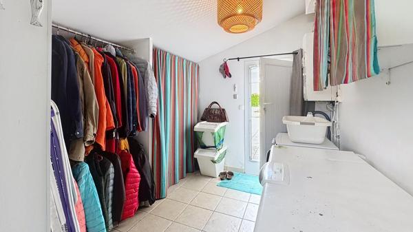 Maison familiale lumineuse et verdoyante