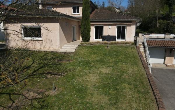 Vente Maison piscine - secteur calme rénové(e) Frans   