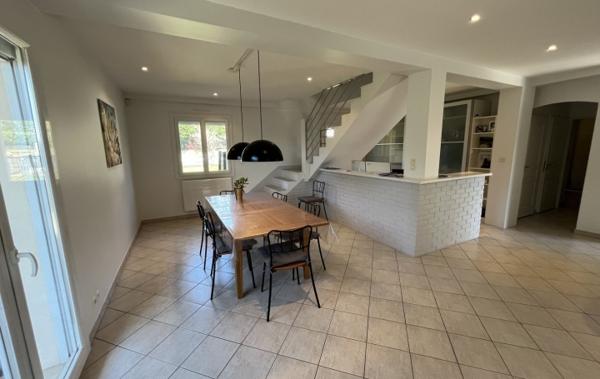 Vente Maison piscine - secteur calme rénové(e) Frans   