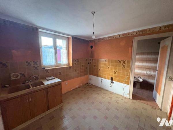 CELLES SUR BELLE, maison de ville de 83 m² 