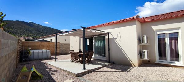Villa RT2012 de plain pied avec jardin piscinable et garage