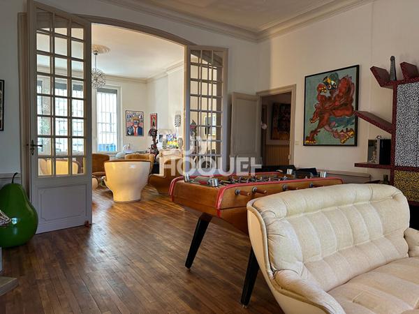 CARCASSONNE - Maison de caractère avec parc arboré au coeur de la ville - Exceptionnel !!