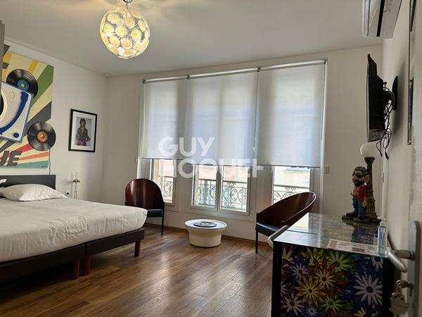 CARCASSONNE - Maison de caractère avec parc arboré au coeur de la ville - Exceptionnel !!