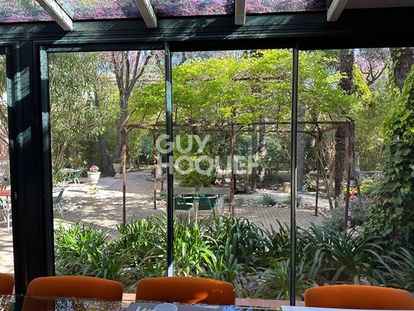 CARCASSONNE - Maison de caractère avec parc arboré au coeur de la ville - Exceptionnel !!