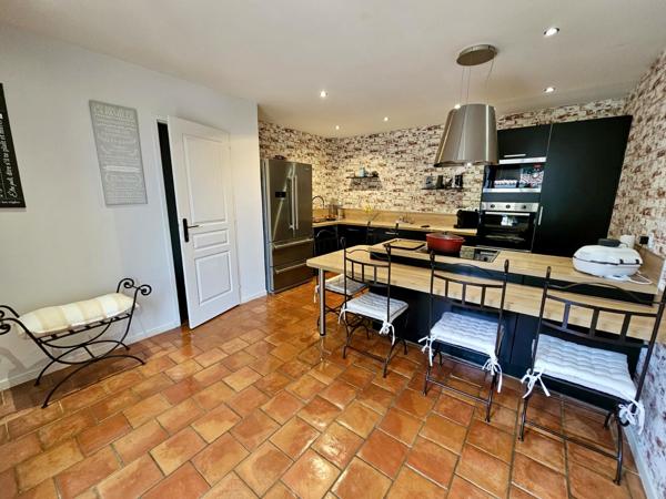 Maison de charme en pierre avec piscine 3 chambres FONTAINE LE COMTE