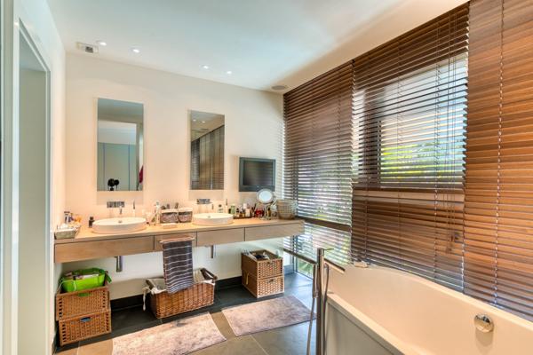 Vente Maison de luxe Sciez 9 Pièces 340 m²