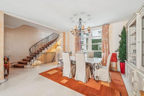 Vente Maison de luxe Neuilly-sur-Seine 9 Pièces 300 m²