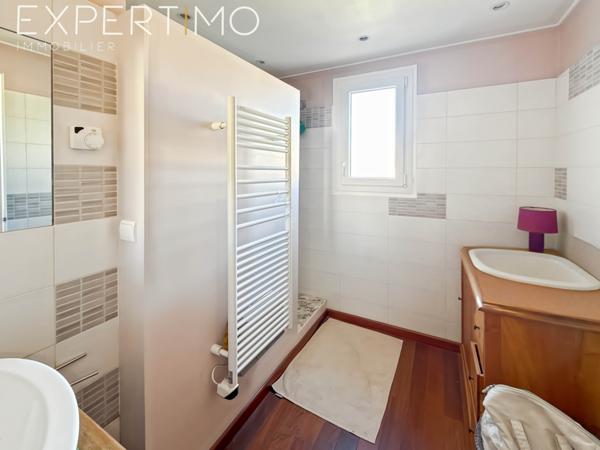 Margency (95580) Margency. Maison 4 chambres avec terrasse plein sud et garage .