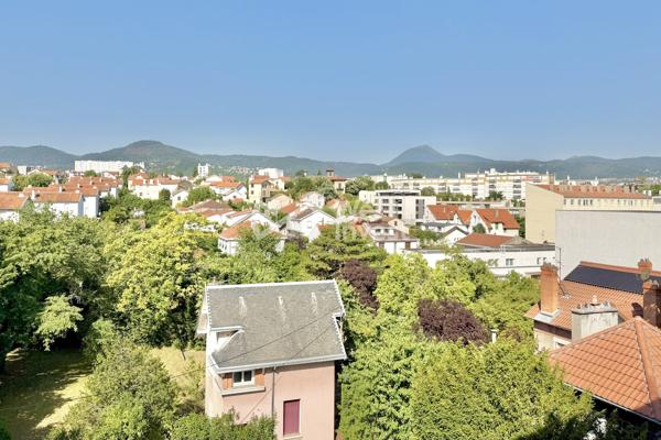 Appartement de type 3 de 60.16 m2 avec loggia, cave et place de stationnement.
