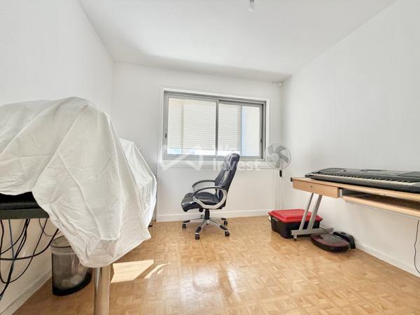 Appartement de type 3 de 60.16 m2 avec loggia, cave et place de stationnement.