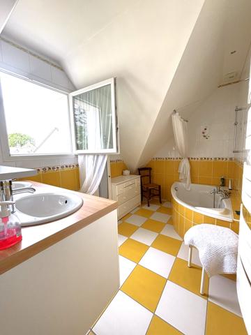 Maison 6 pieces  4 chambres 133 M² à Péaule 