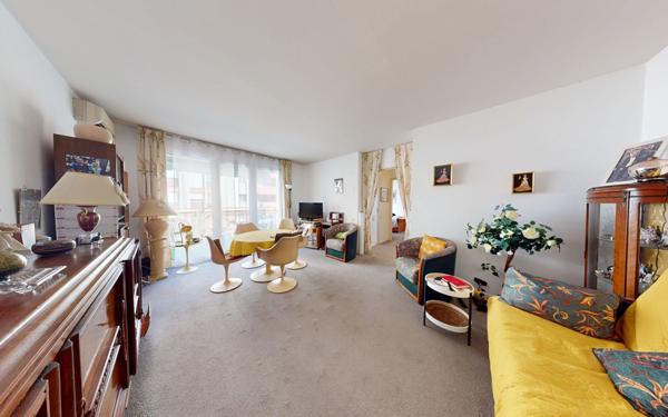 Appartement à vendre    2 pièces • 51 m2 Hyères