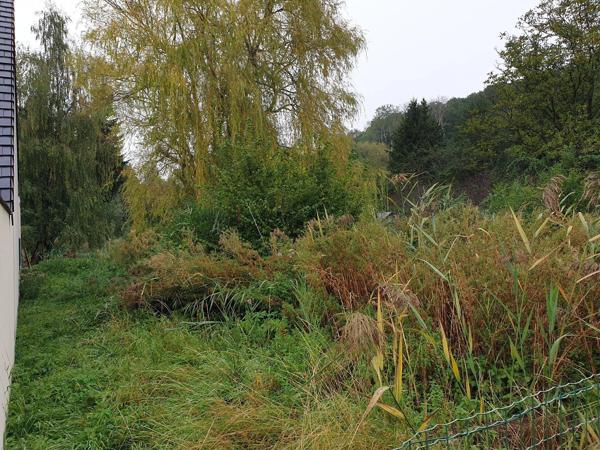 Vente                                                      Terrain
                        
                                         686 m2                     à Fourdrain