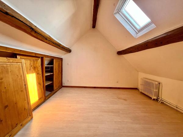 Maison F3 de 76 m² avec 2 chambres.