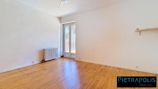 Esprit maison : T6 de 161m² en parfait état - Parkings