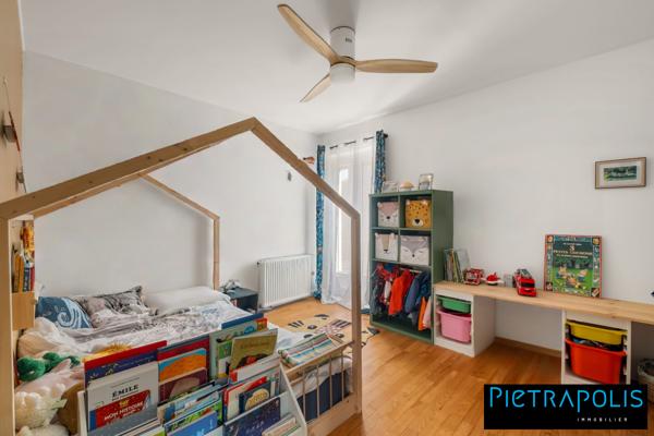 Esprit maison : T6 de 161m² en parfait état - Parkings