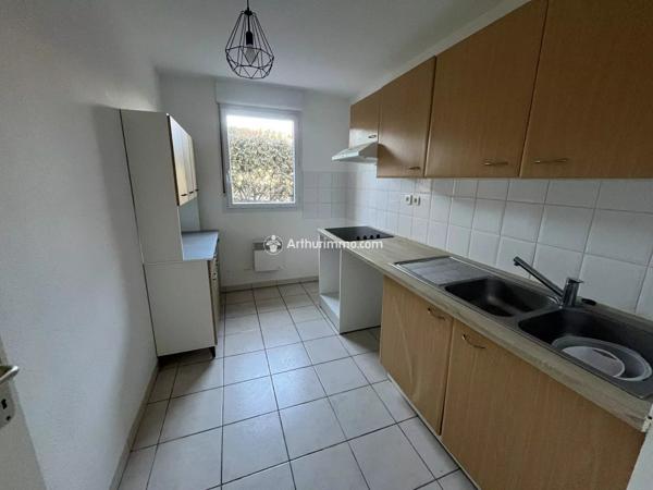 Location Appartement 4 pièces 82 m2 à Millau
