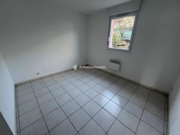 Location Appartement 4 pièces 82 m2 à Millau