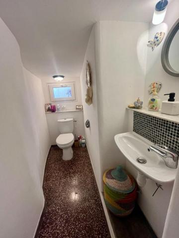 Jolie maison  de village avec  terrasse et garage