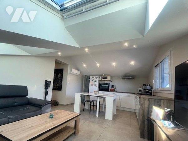 Appartement de type 3 dans une maison à Vendre La Motte Servolex.

Dans une charmante maison,...