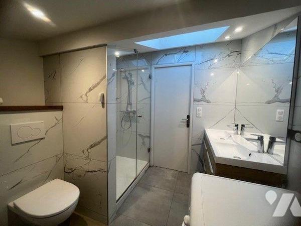 Appartement de type 3 dans une maison à Vendre La Motte Servolex.

Dans une charmante maison,...