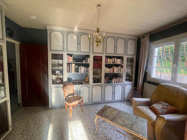 En exclusivité au quartier du Bas Brésis, grande maison d'architecte disposant de 2 logements , terrain constructible quart