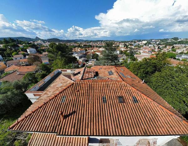 En exclusivité au quartier du Bas Brésis, grande maison d'architecte disposant de 2 logements , terrain constructible quart