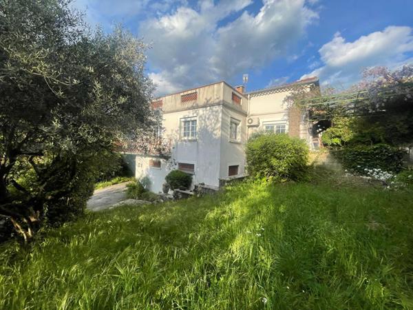 En exclusivité au quartier du Bas Brésis, grande maison d'architecte disposant de 2 logements , terrain constructible quart