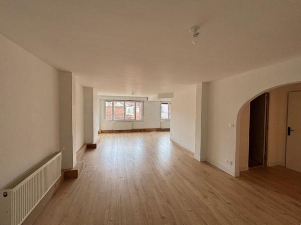 LOT  2 APPARTEMENT PORTE GAUCHE