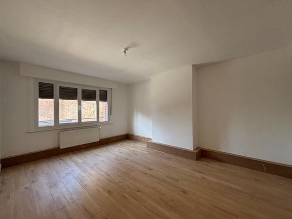 LOT  2 APPARTEMENT PORTE GAUCHE