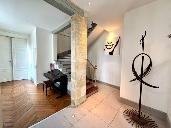 Vente Maison de luxe Tours 7 Pièces 214 m²
