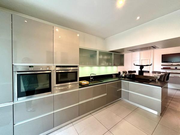 Vente Maison de luxe Tours 7 Pièces 214 m²