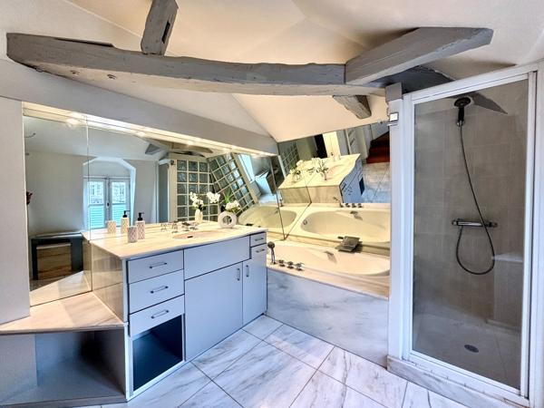 Vente Maison de luxe Tours 7 Pièces 214 m²