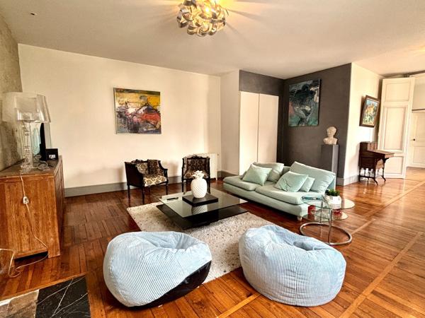 Vente Maison de luxe Tours 7 Pièces 214 m²