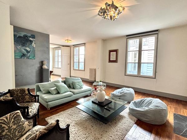 Vente Maison de luxe Tours 7 Pièces 214 m²