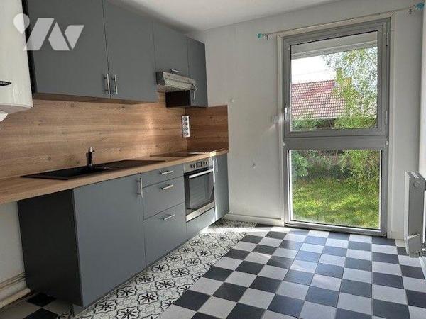 A vendre Studio T1 à Mesnil Esnard d'une surface habitable de 30 m² en parfait état comprenant:...