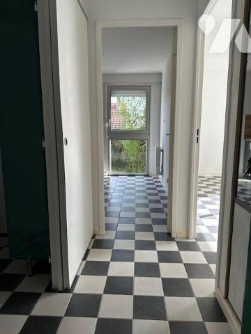 A vendre Studio T1 à Mesnil Esnard d'une surface habitable de 30 m² en parfait état comprenant:...