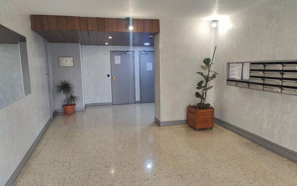 Appartement à vendre    3 pièces • 73 m2 Créteil