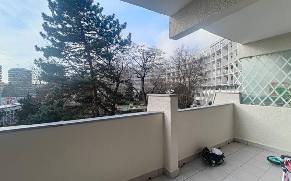Appartement à vendre    3 pièces • 73 m2 Créteil