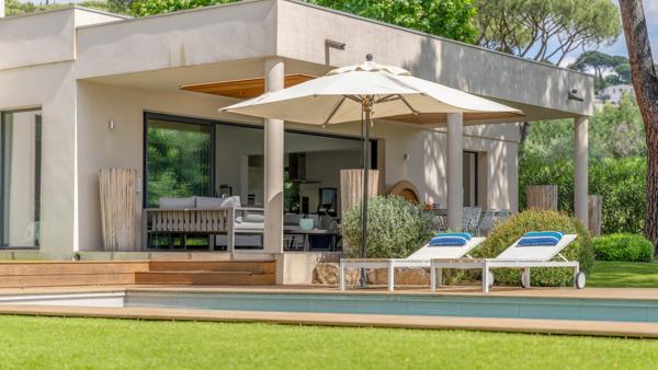 Vente Maison contemporaine Grimaud 10 Pièces 305 m²