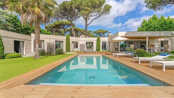 Vente Maison contemporaine Grimaud 10 Pièces 305 m²