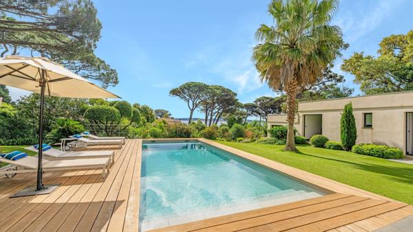 Vente Maison contemporaine Grimaud 10 Pièces 305 m²