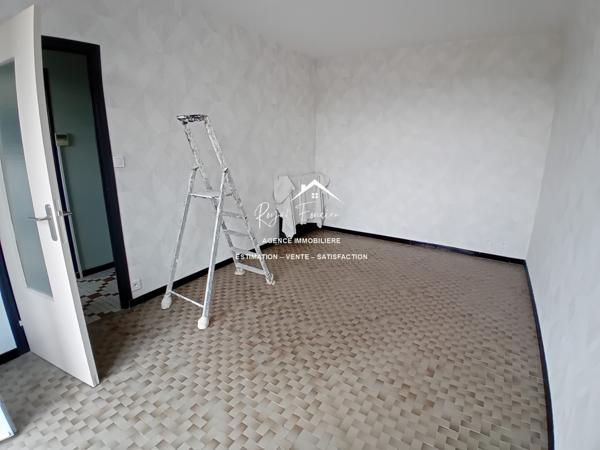 Vue sur la campagne, proche du centre à pied