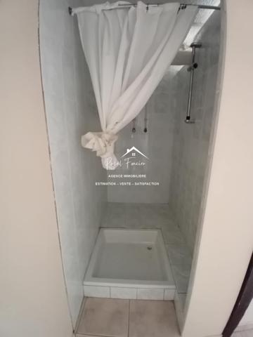 Vue sur la campagne, proche du centre à pied